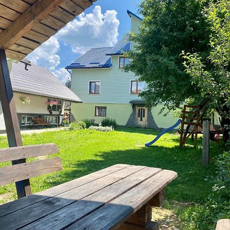 Medova Hata Hotel Verkhnyaya Rozhanka Buitenkant foto