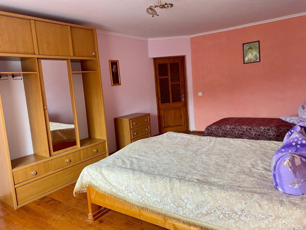 Medova Hata Hotel Verkhnyaya Rozhanka Buitenkant foto