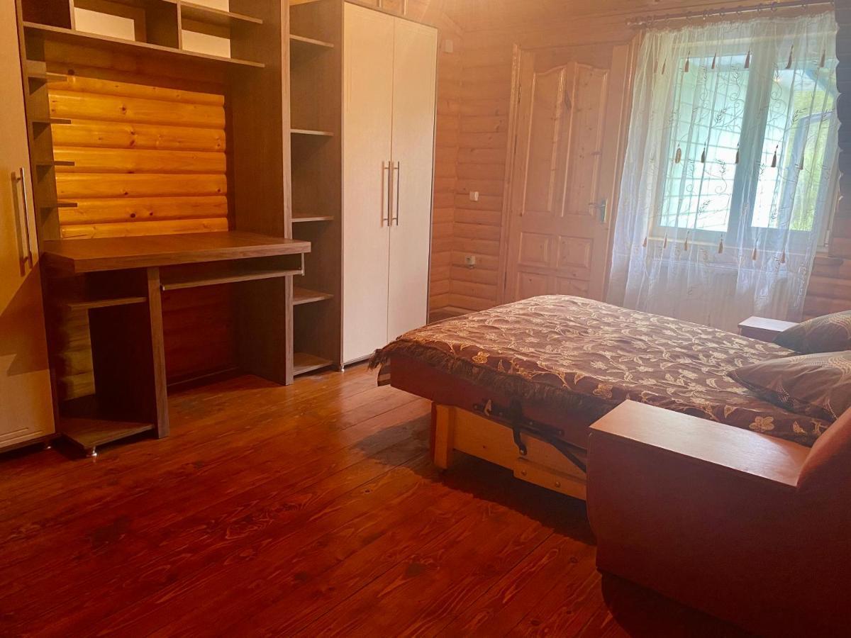 Medova Hata Hotel Verkhnyaya Rozhanka Buitenkant foto