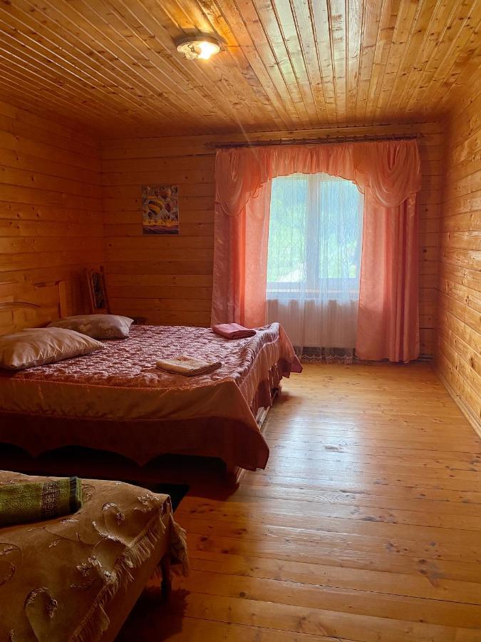 Medova Hata Hotel Verkhnyaya Rozhanka Buitenkant foto
