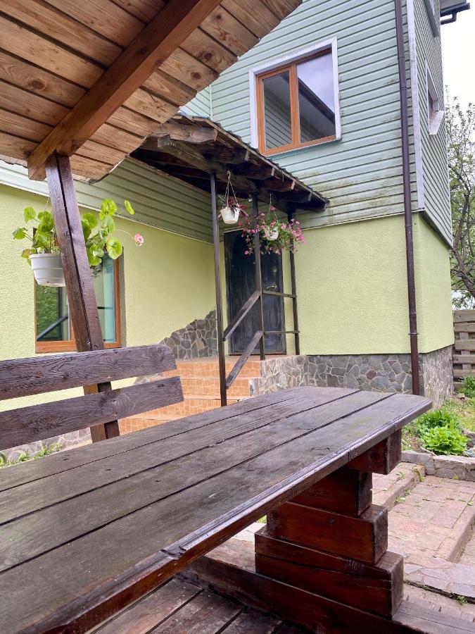 Medova Hata Hotel Verkhnyaya Rozhanka Buitenkant foto