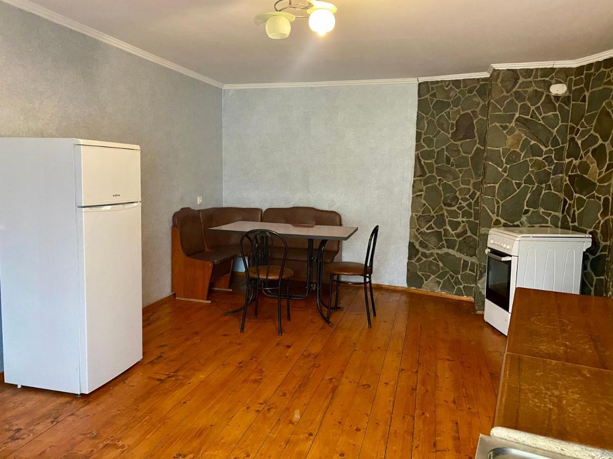 Medova Hata Hotel Verkhnyaya Rozhanka Buitenkant foto