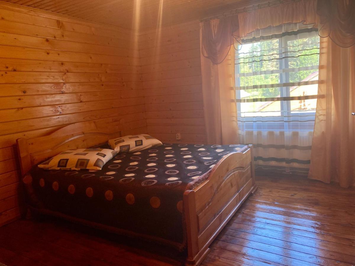 Medova Hata Hotel Verkhnyaya Rozhanka Buitenkant foto