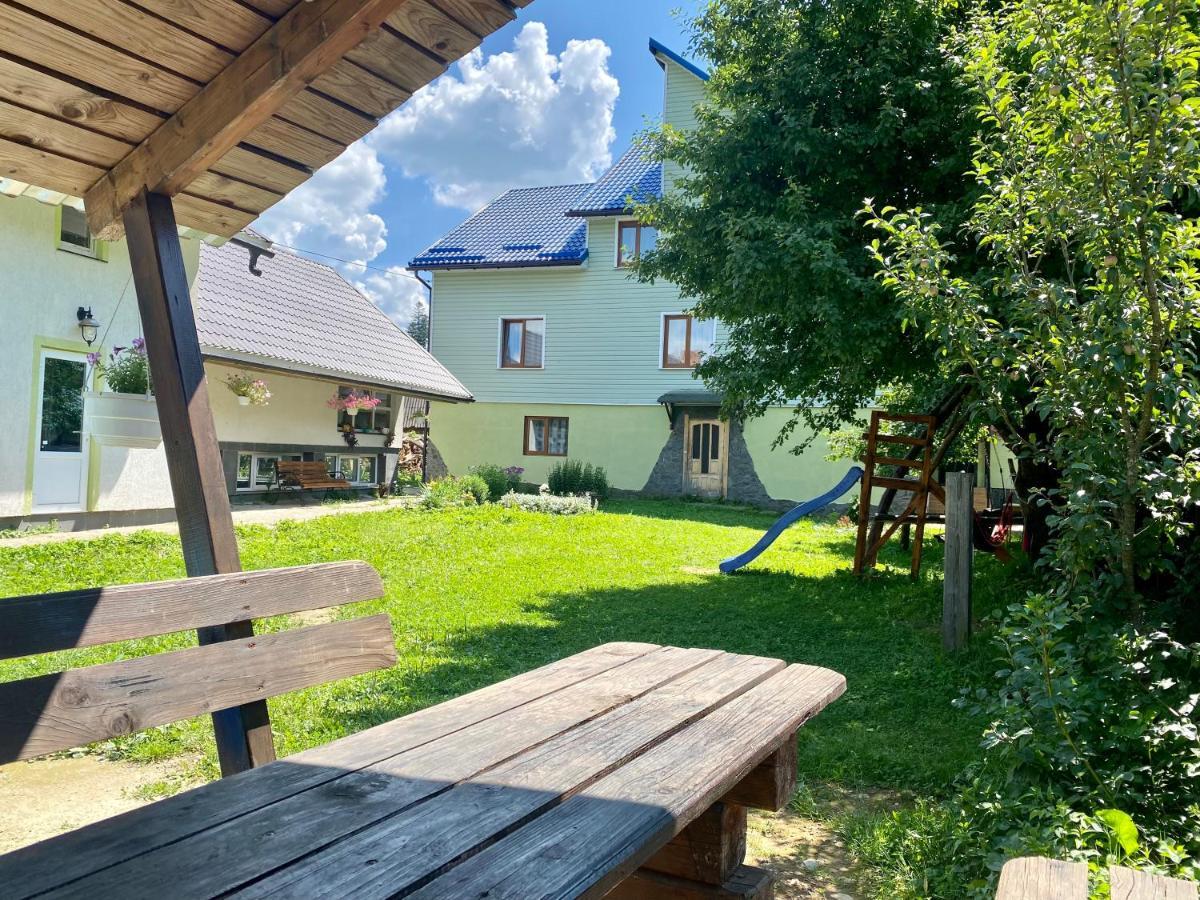Medova Hata Hotel Verkhnyaya Rozhanka Buitenkant foto
